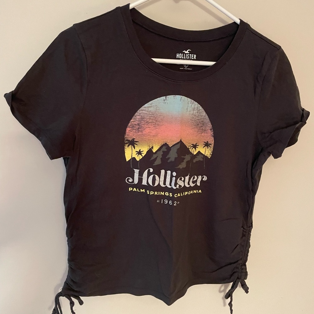 Women’s Hollister tshirt size large good condition
